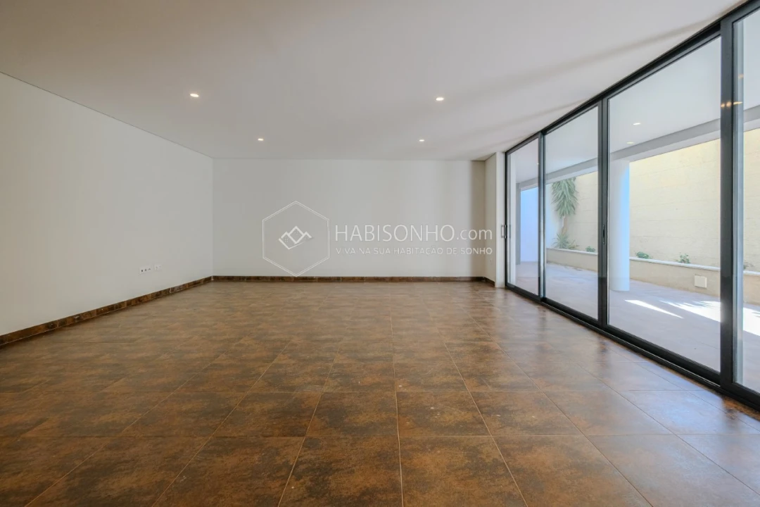 Moradia T3 para Venda em Louredo Foto 24