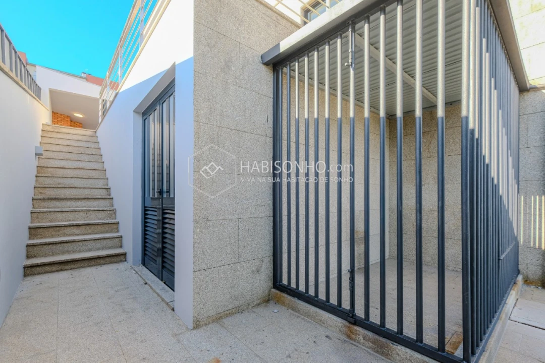 Moradia T3 para Venda em Louredo Foto 36