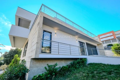 Moradia T3 para Venda em Louredo