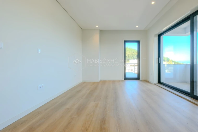 Moradia T3 para Venda em Louredo Foto 11
