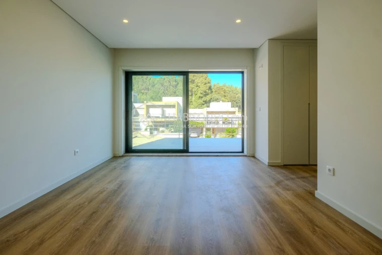 Moradia T3 para Venda em Louredo Foto 16