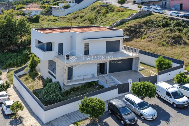 Moradia T3 para Venda em Louredo Foto 40