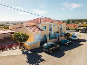 Moradia T3 para Venda em Atouguia da Baleia