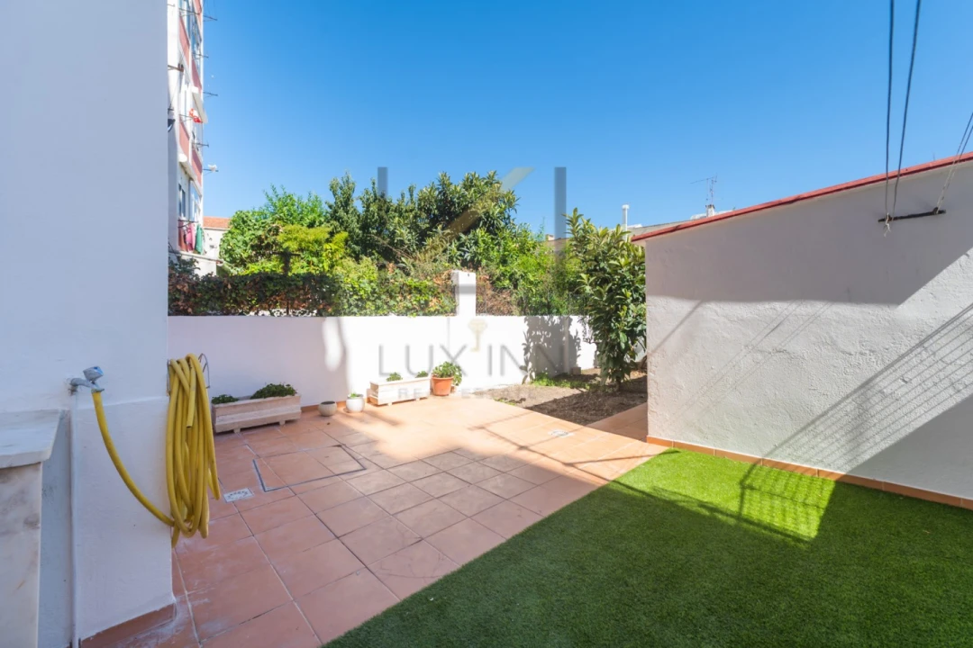 Apartamento T2 para Venda em Mina de Água Foto 29
