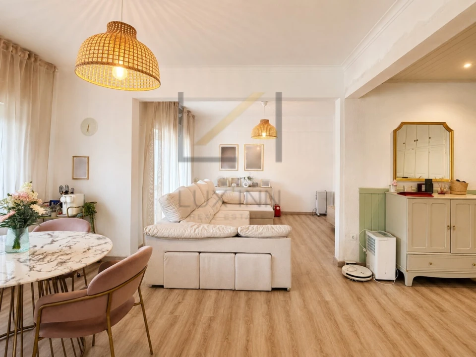 Apartamento T3 para Venda em Rio de Mouro Foto 1