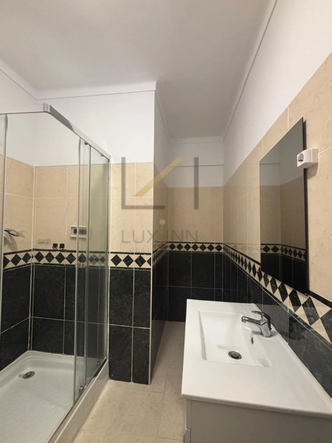 Apartamento T3 para Venda em Rio de Mouro Foto 43