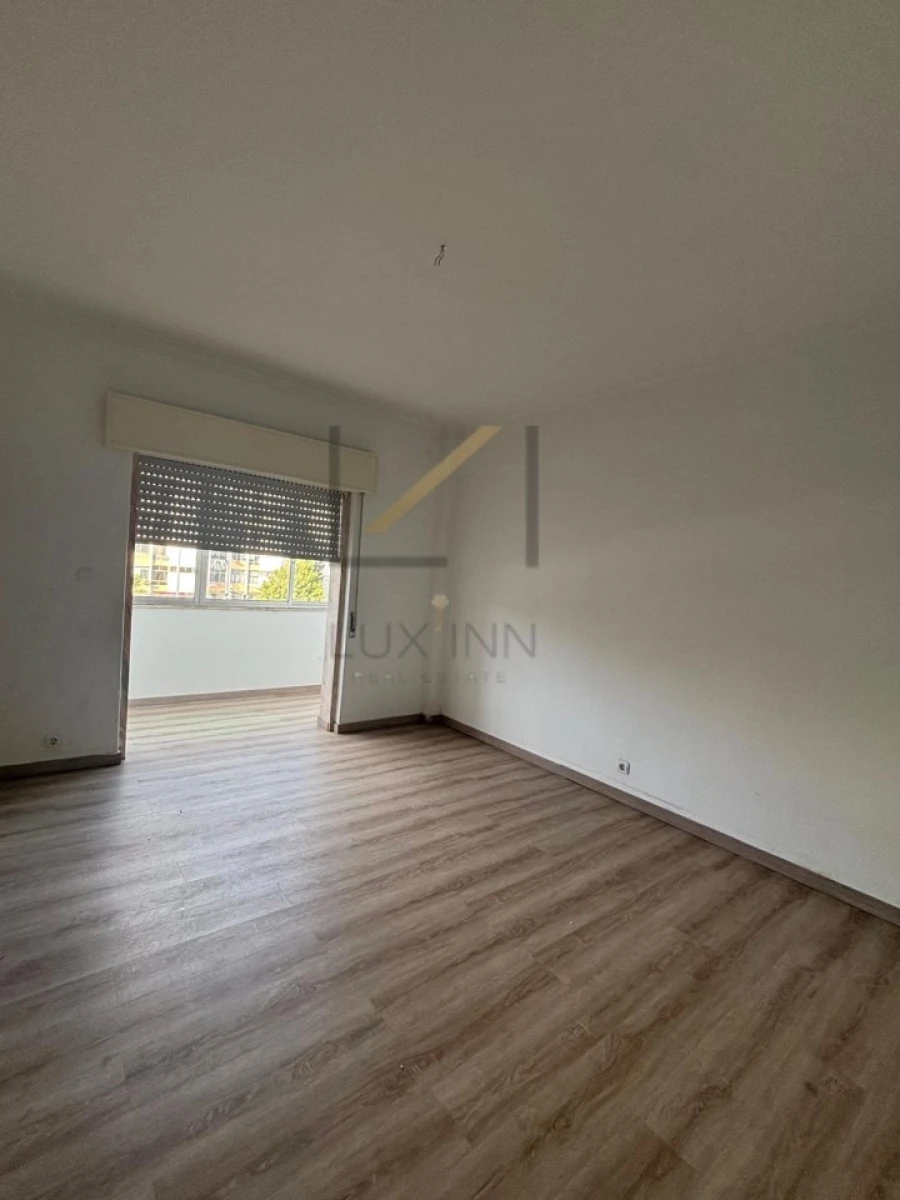 Apartamento T3 para Venda em Rio de Mouro Foto 32