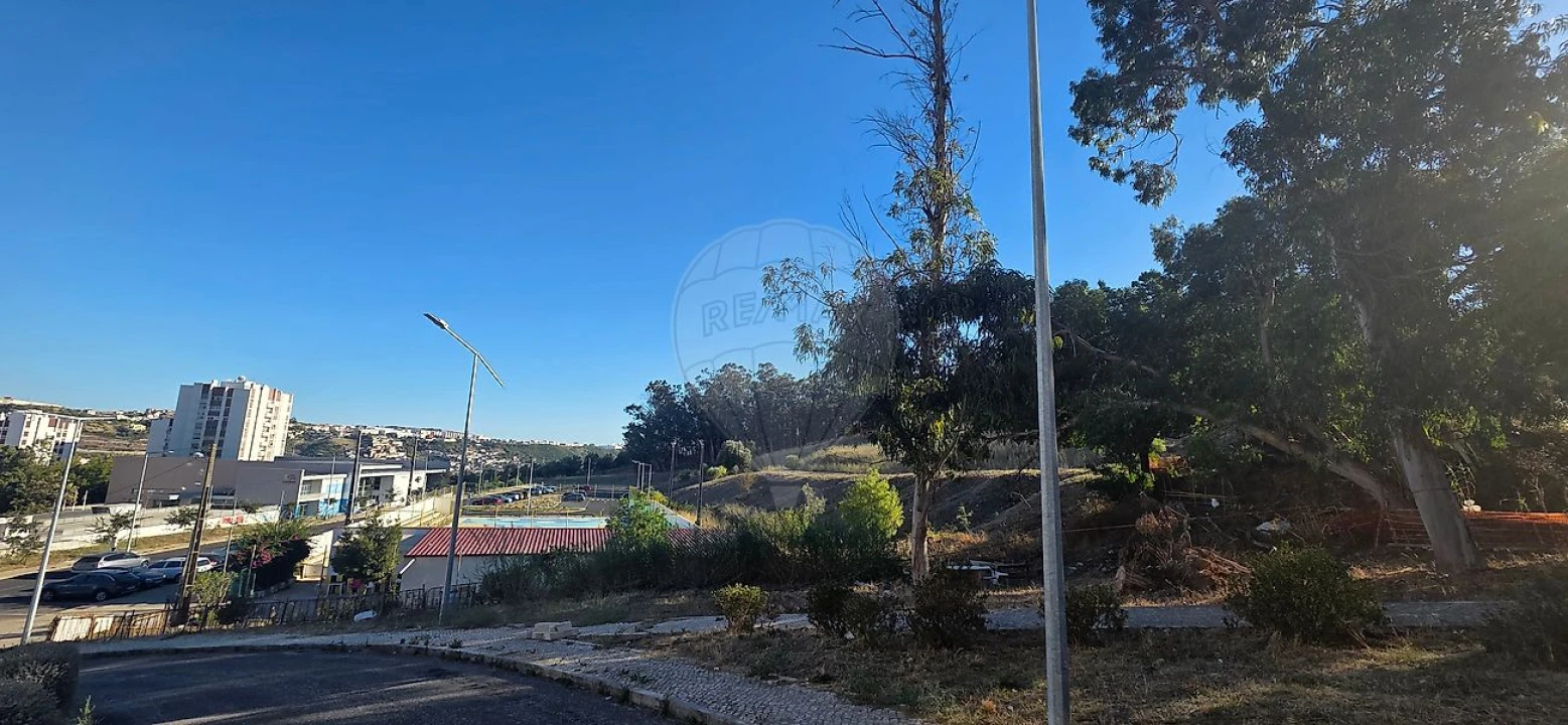 Apartamento T2 para Venda em Santo António dos Cavaleiros e Frielas Foto 7