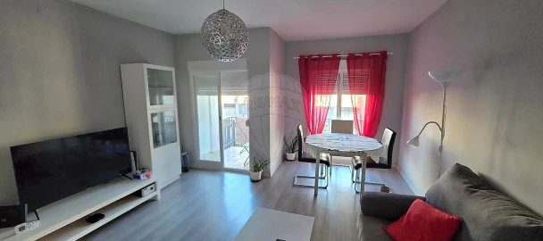 Apartamento T2 para Venda em Santo António dos Cavaleiros e Frielas