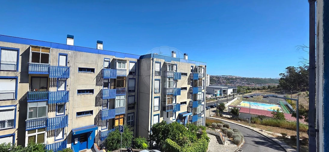 Apartamento T2 para Venda em Santo António dos Cavaleiros e Frielas Foto 6