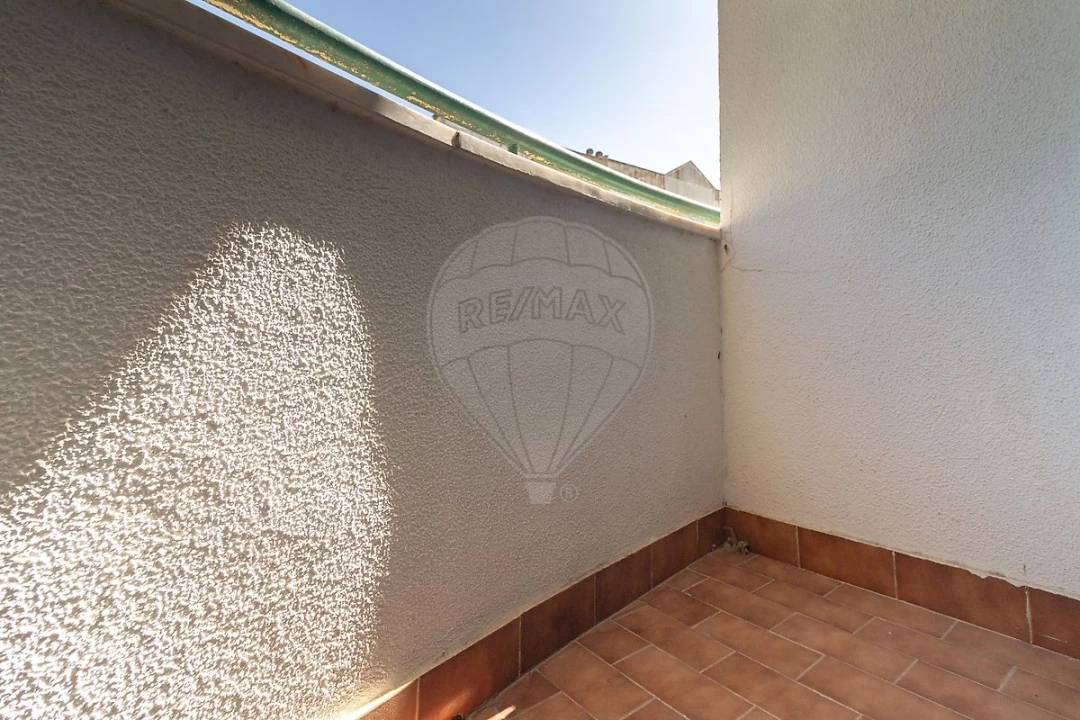 Apartamento T2 para Venda em Castanheira do Ribatejo e Cachoeiras Foto 14