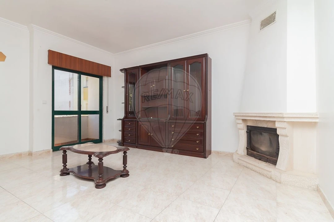 Apartamento T2 para Venda em Castanheira do Ribatejo e Cachoeiras Foto 3