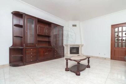 Apartamento T2 para Venda em Castanheira do Ribatejo e Cachoeiras