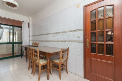 Apartamento T2 para Venda em Castanheira do Ribatejo e Cachoeiras