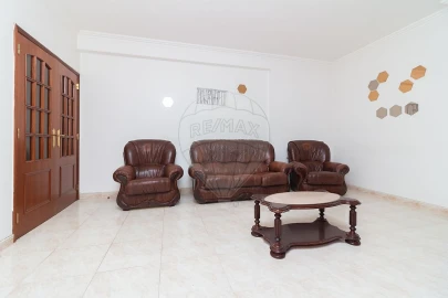 Apartamento T2 para Venda em Castanheira do Ribatejo e Cachoeiras