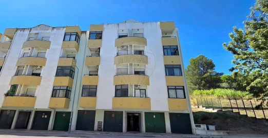 Apartamento T2 para Venda em Castanheira do Ribatejo e Cachoeiras