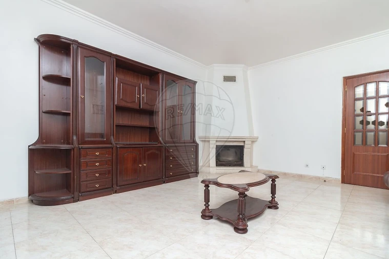 Apartamento T2 para Venda em Castanheira do Ribatejo e Cachoeiras Foto 2