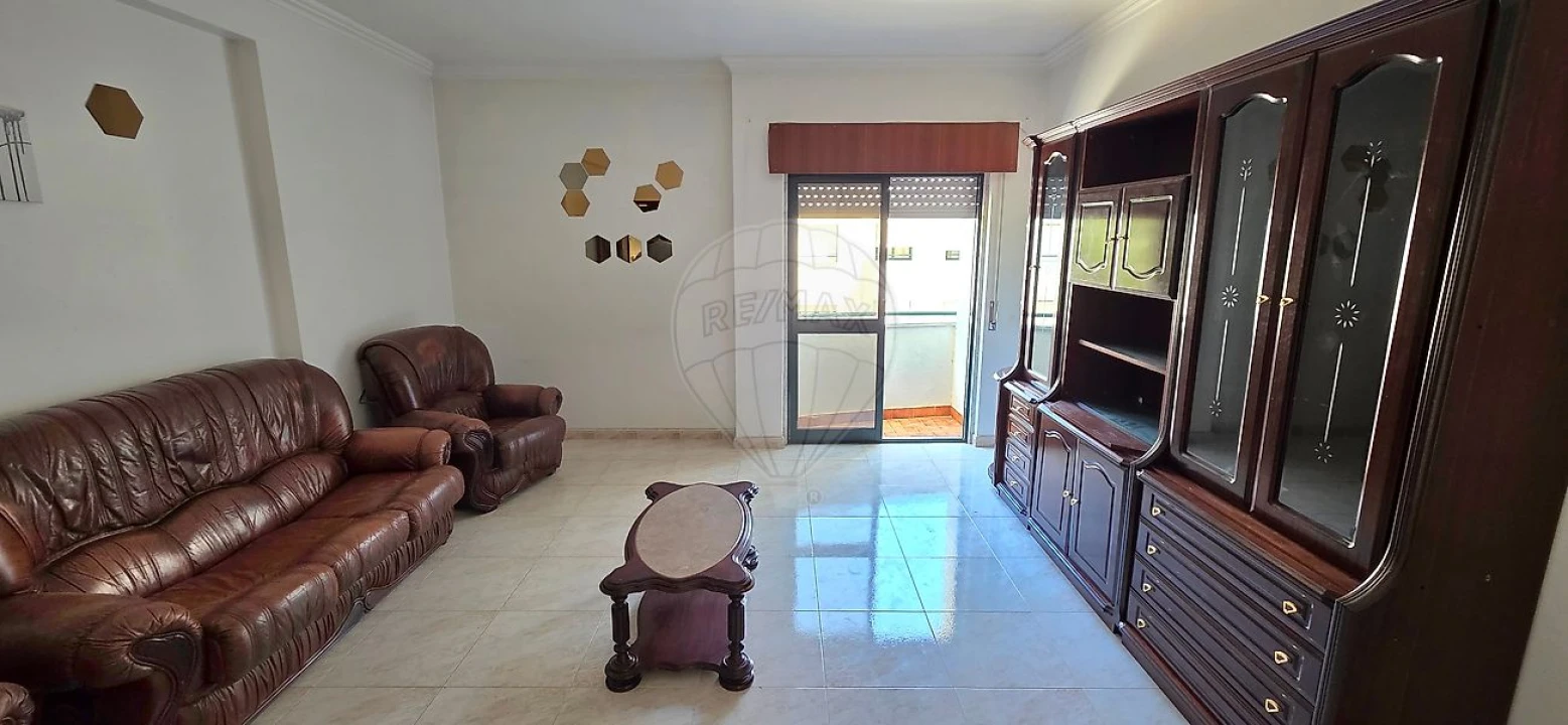 Apartamento T2 para Venda em Castanheira do Ribatejo e Cachoeiras Foto 3