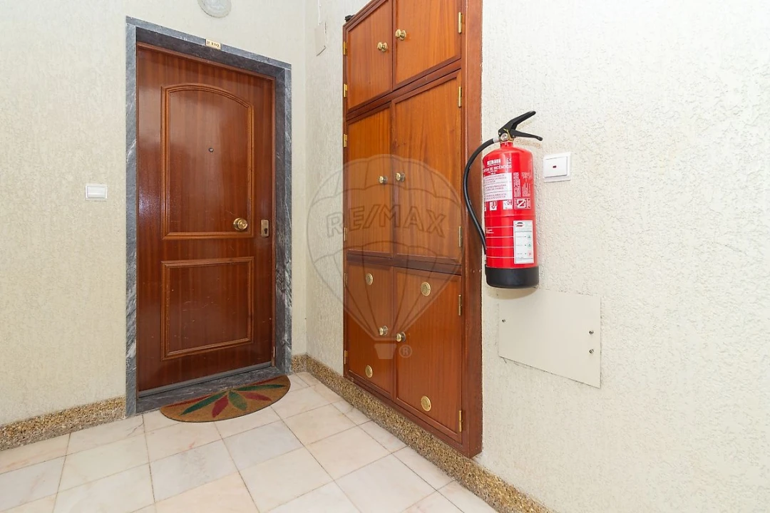 Apartamento T2 para Venda em Castanheira do Ribatejo e Cachoeiras Foto 17