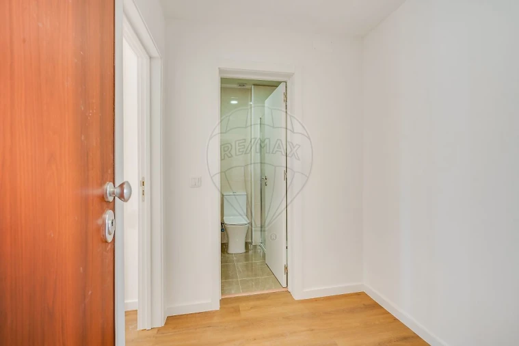 Apartamento T2 para Venda em Falagueira-Venda Nova Foto 3