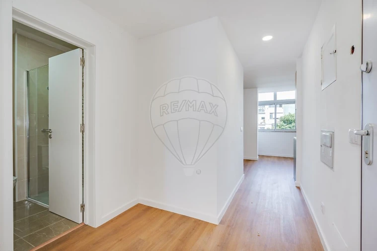 Apartamento T2 para Venda em Falagueira-Venda Nova Foto 9