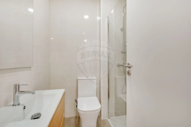 Apartamento T2 para Venda em Falagueira-Venda Nova Foto 4