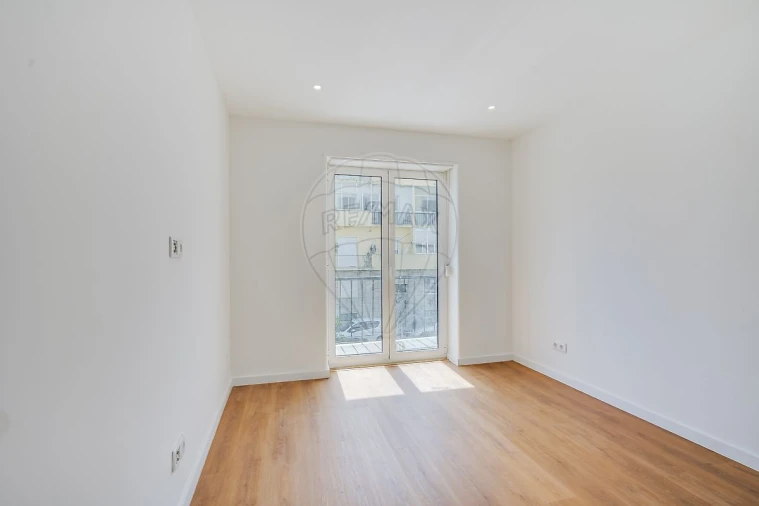 Apartamento T2 para Venda em Falagueira-Venda Nova Foto 2