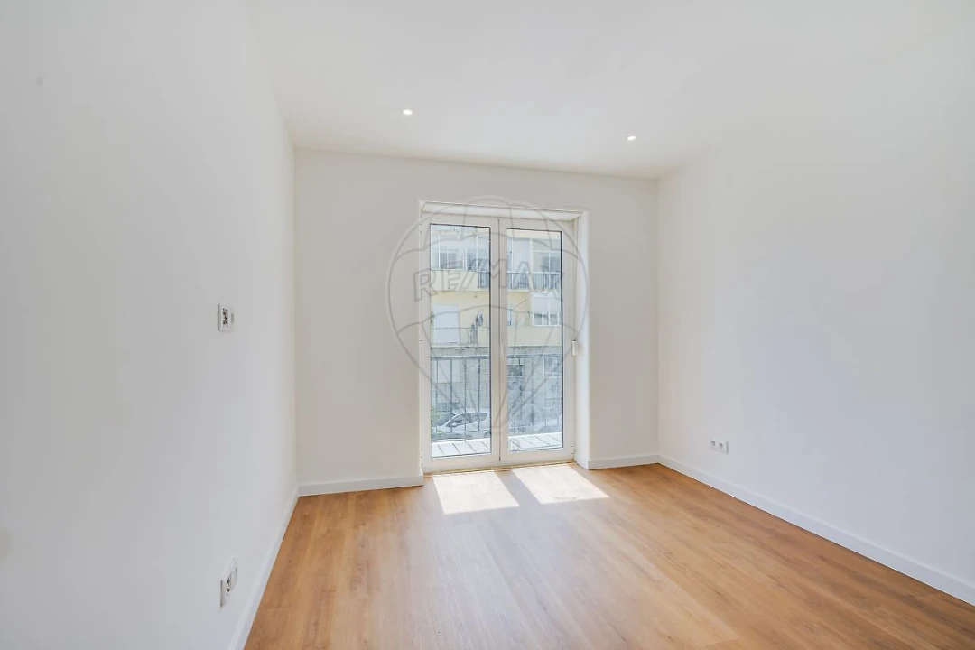 Apartamento T2 para Venda em Falagueira-Venda Nova Foto 2