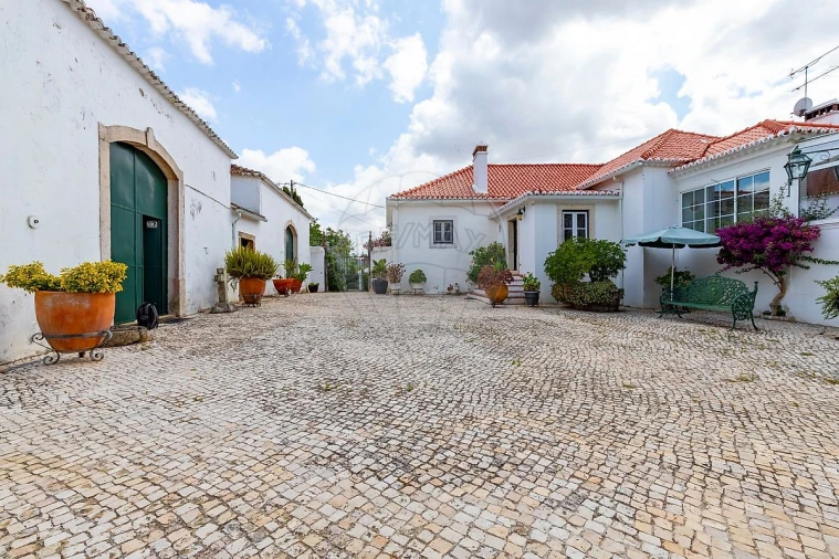 Quinta T5 para Venda em Dois Portos e Runa Foto 34