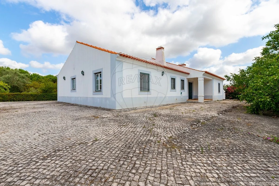 Quinta T4 para Venda em Dois Portos e Runa Foto 34