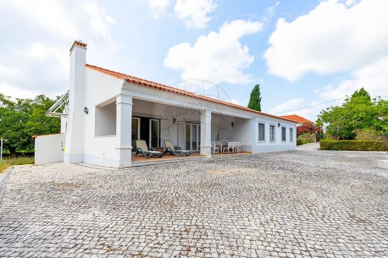 Quinta T4 para Venda em Dois Portos e Runa Foto 4