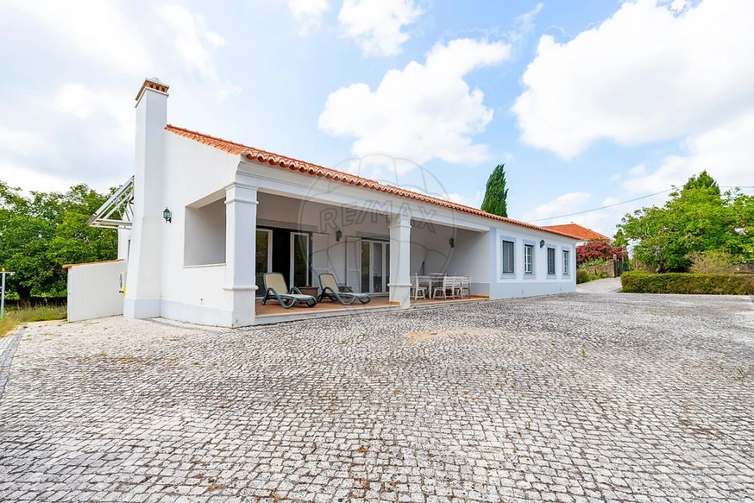 Quinta T4 para Venda em Dois Portos e Runa Foto 4