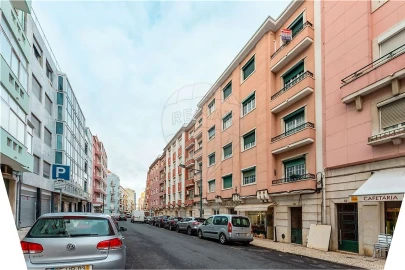 Apartamento T2 para Arrendamento em Alvalade