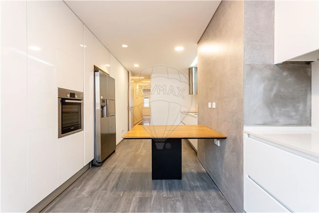 Apartamento T2 para Arrendamento em Alvalade Foto 8
