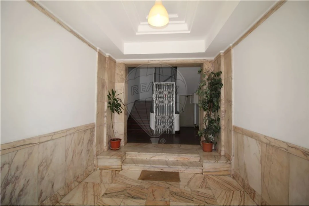 Apartamento T2 para Arrendamento em Alvalade Foto 2