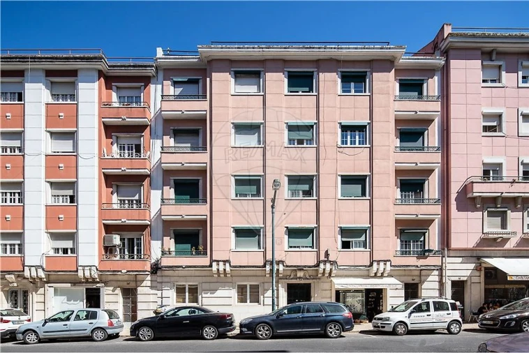 Apartamento T2 para Arrendamento em Alvalade Foto 18