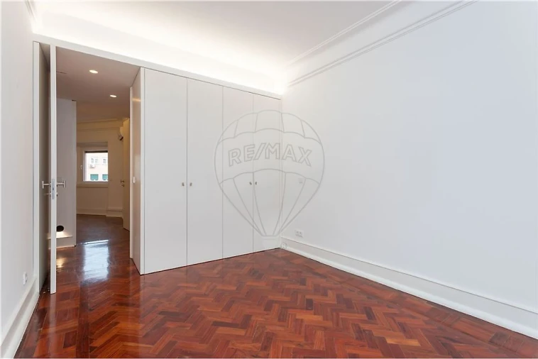 Apartamento T2 para Arrendamento em Alvalade Foto 20