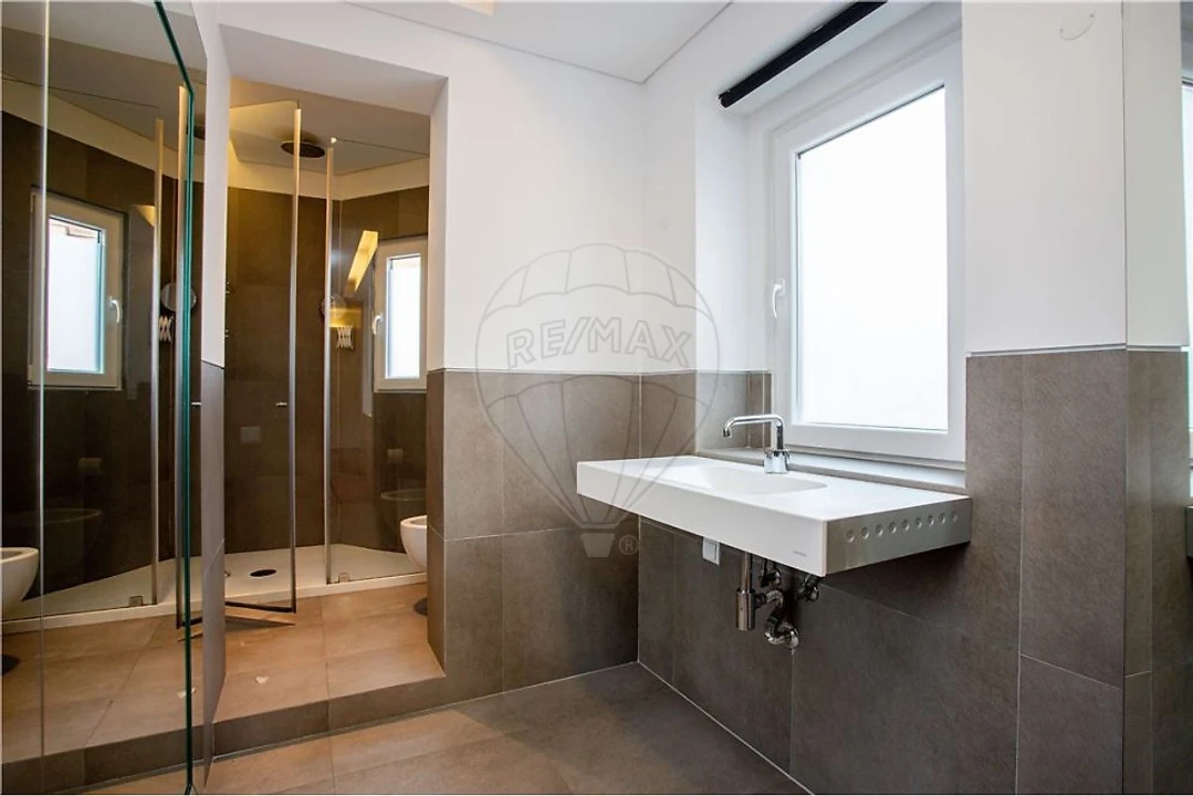 Apartamento T2 para Arrendamento em Alvalade Foto 16
