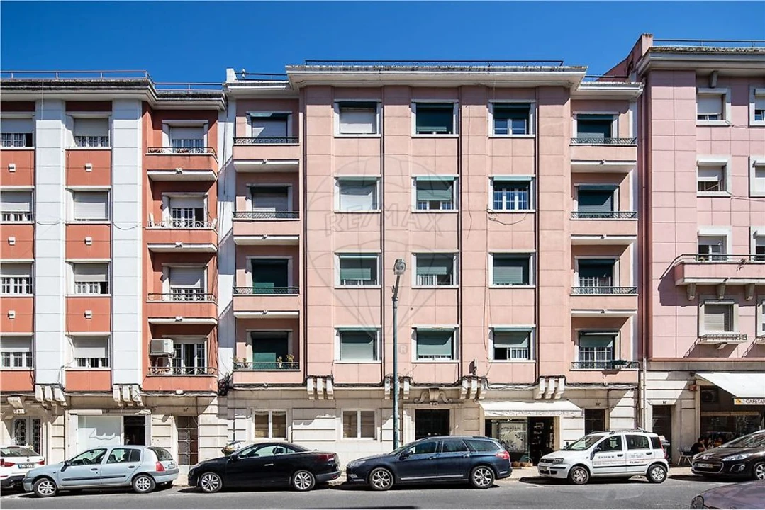 Apartamento T2 para Arrendamento em Alvalade Foto 18