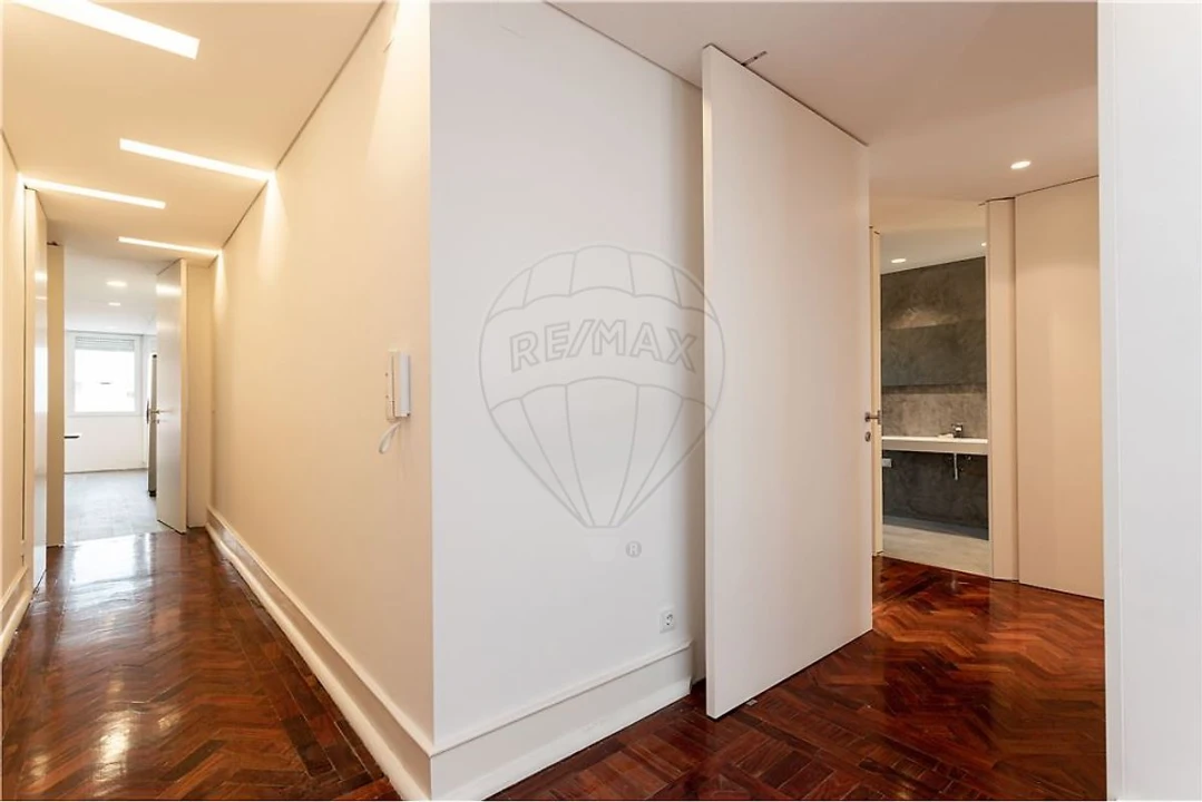 Apartamento T2 para Arrendamento em Alvalade Foto 7