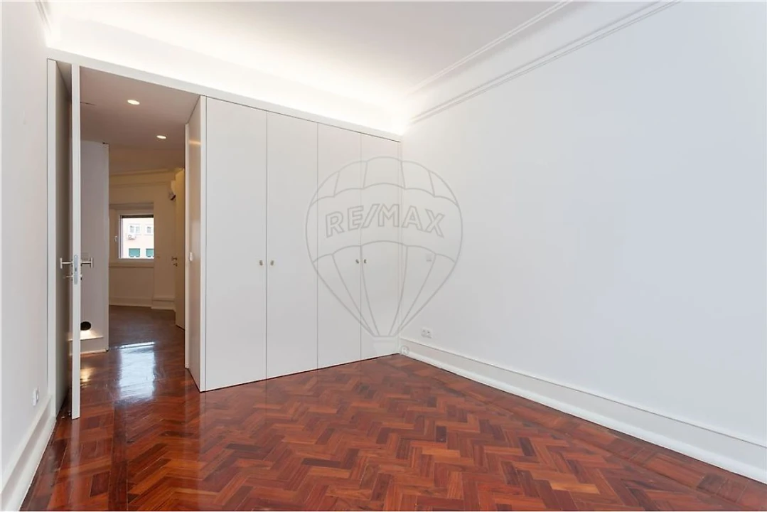 Apartamento T2 para Arrendamento em Alvalade Foto 20