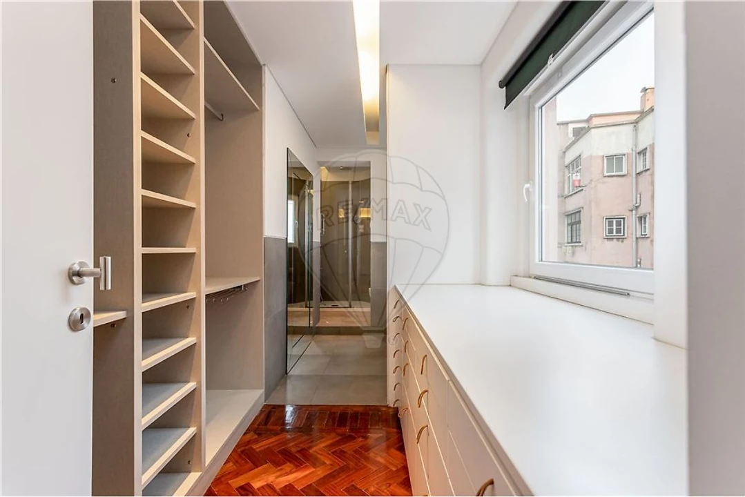 Apartamento T2 para Arrendamento em Alvalade Foto 4