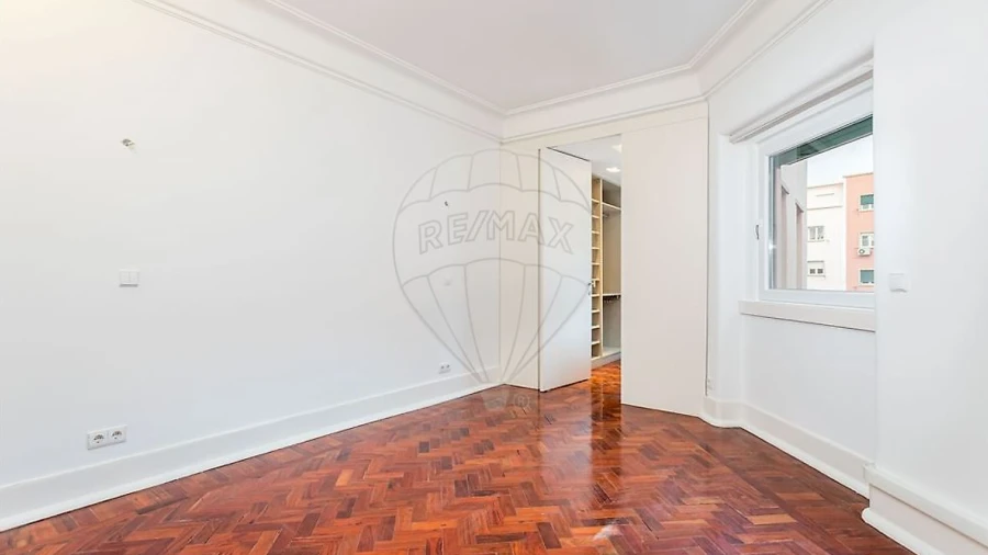 Apartamento T2 para Arrendamento em Alvalade