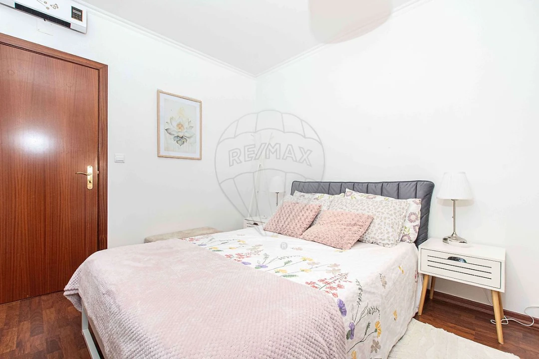 Apartamento T2 para Venda em Alverca do Ribatejo e Sobralinho Foto 2
