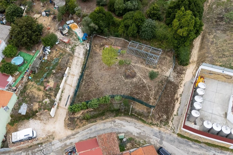 Terreno para Venda em Carvoeira e Carmões Foto 10