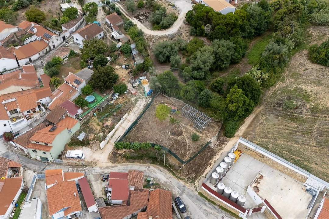 Terreno para Venda em Carvoeira e Carmões Foto 2