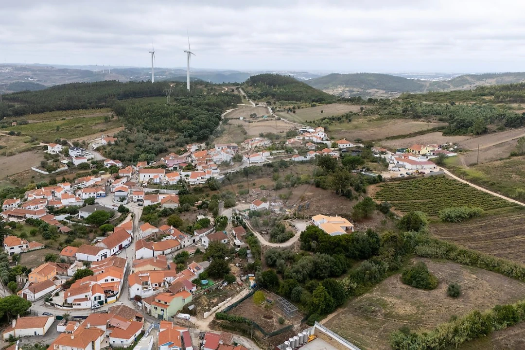 Terreno para Venda em Carvoeira e Carmões Foto 12