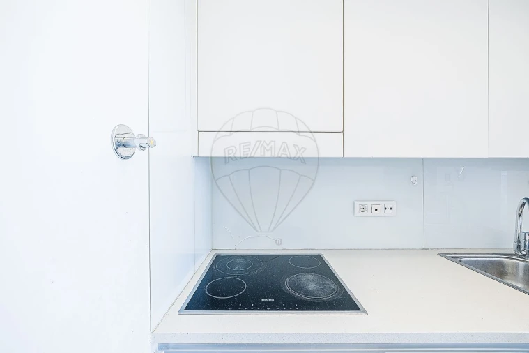 Apartamento T1 para Venda em Avenidas Novas Foto 9