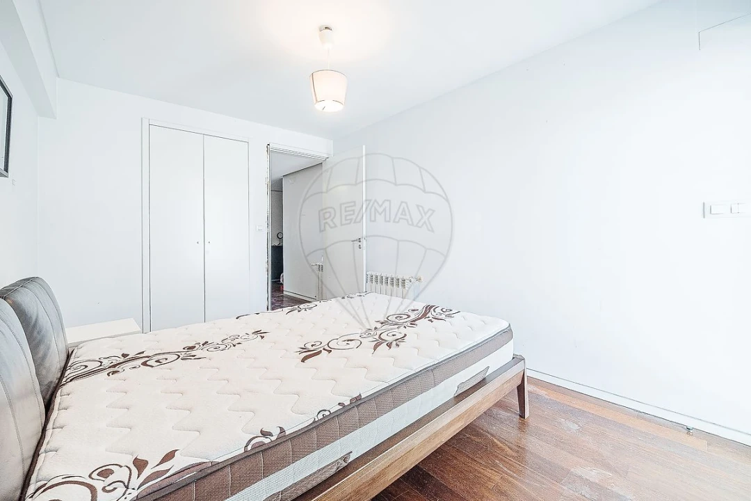 Apartamento T1 para Venda em Avenidas Novas Foto 4