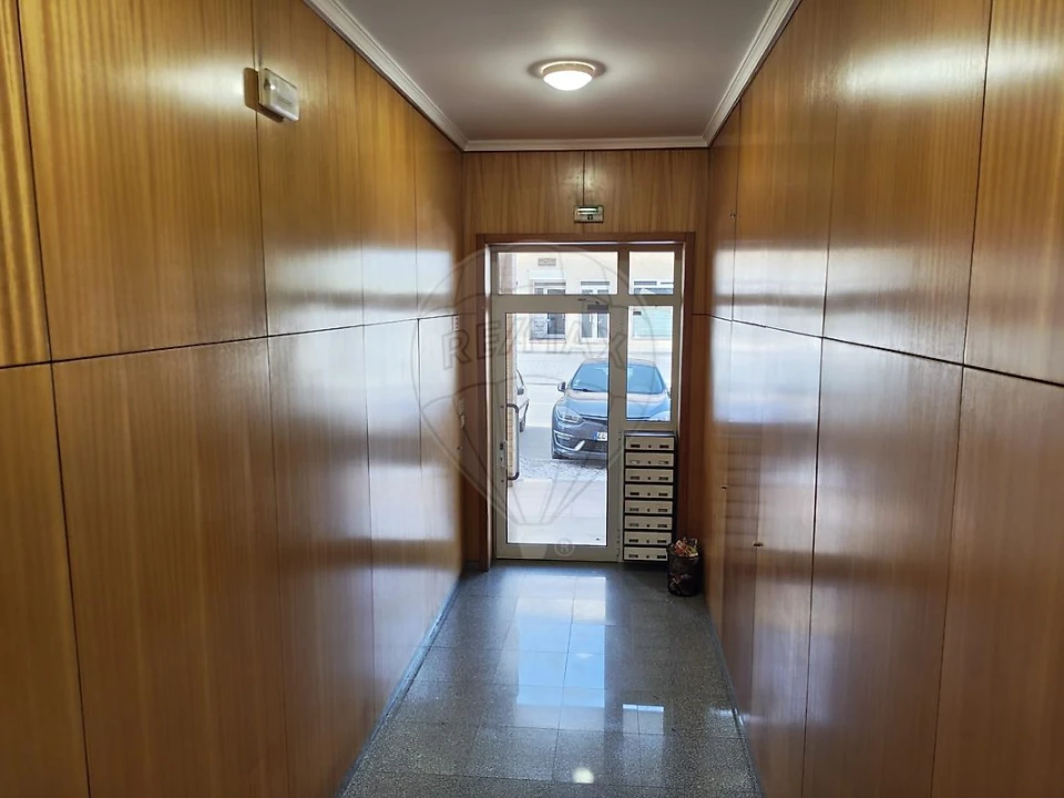 Apartamento T2 para Venda em São Pedro de Castelões Foto 2